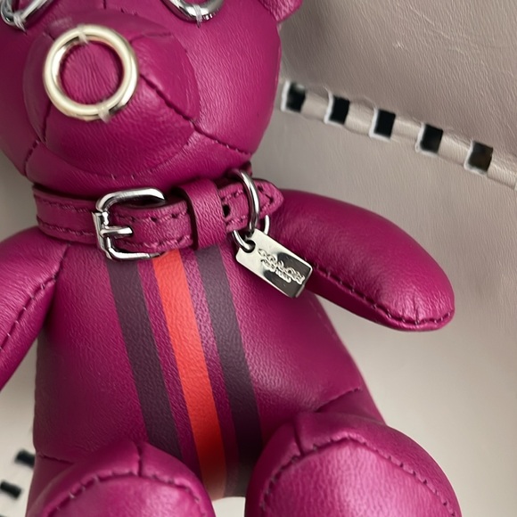 Super cute coach teddy bear key chain - Picture 6 of 6